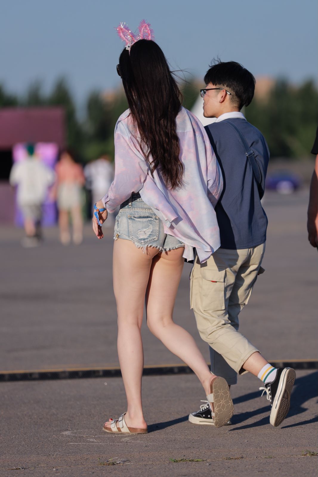 图片[2]-牛仔热裤-街拍图满多