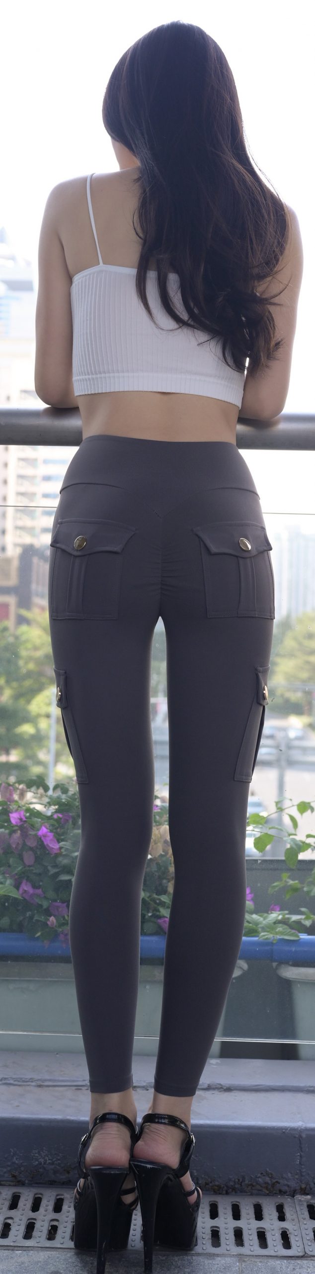 图片[2]-紧身裤吊带背心-街拍图满多