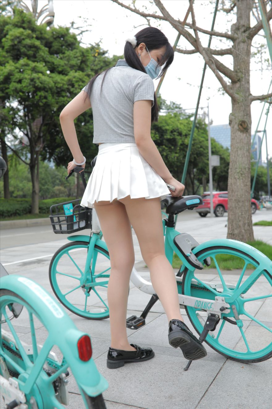 图片[5]-短裙(套图+视频)-街拍图满多