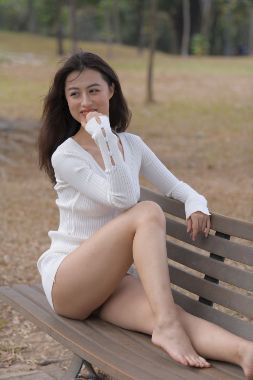 图片[2]-短裙(套图+视频)-街拍图满多