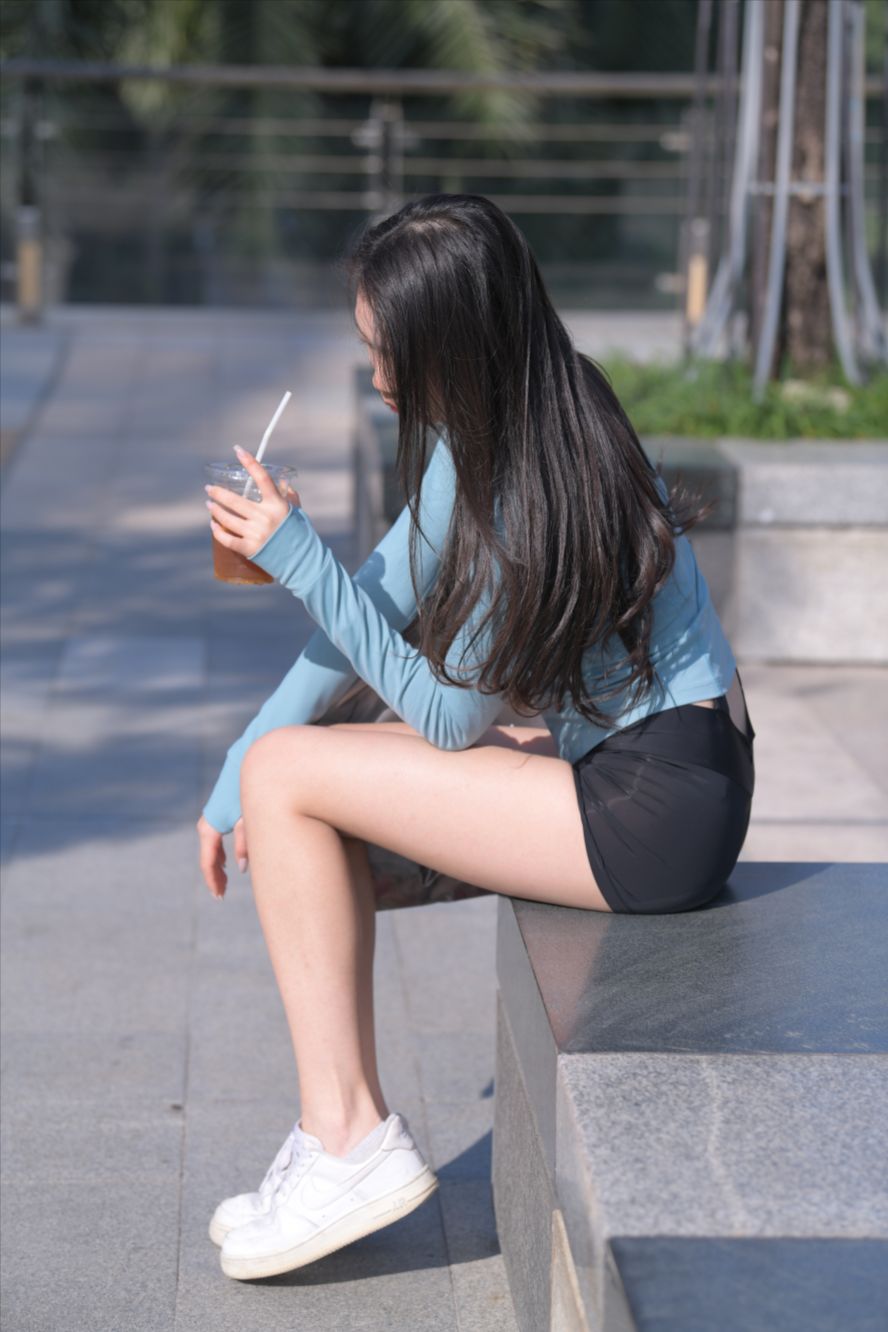 紧身热裤(套图+视频)-街拍图满多