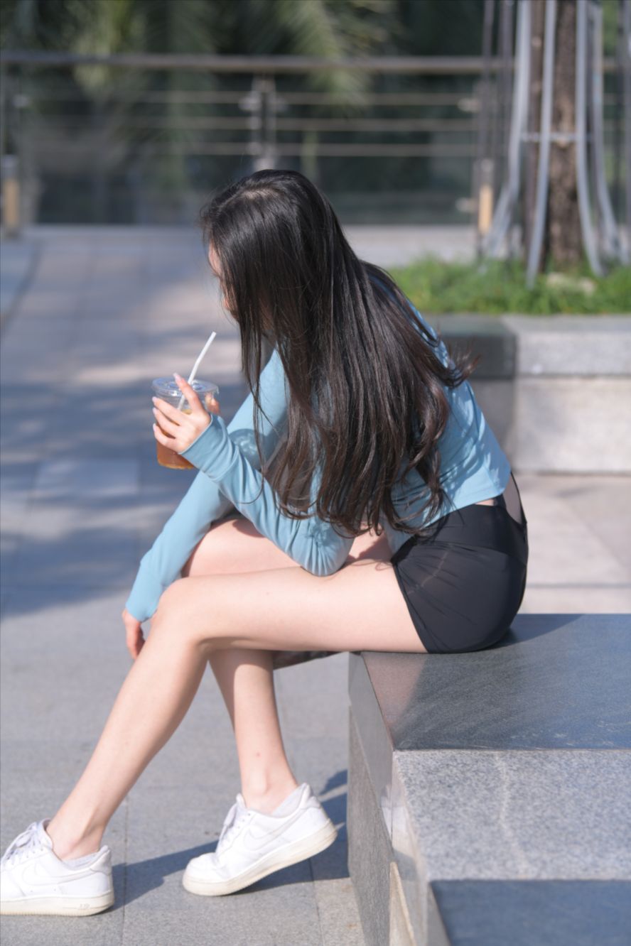 图片[2]-紧身热裤(套图+视频)-街拍图满多