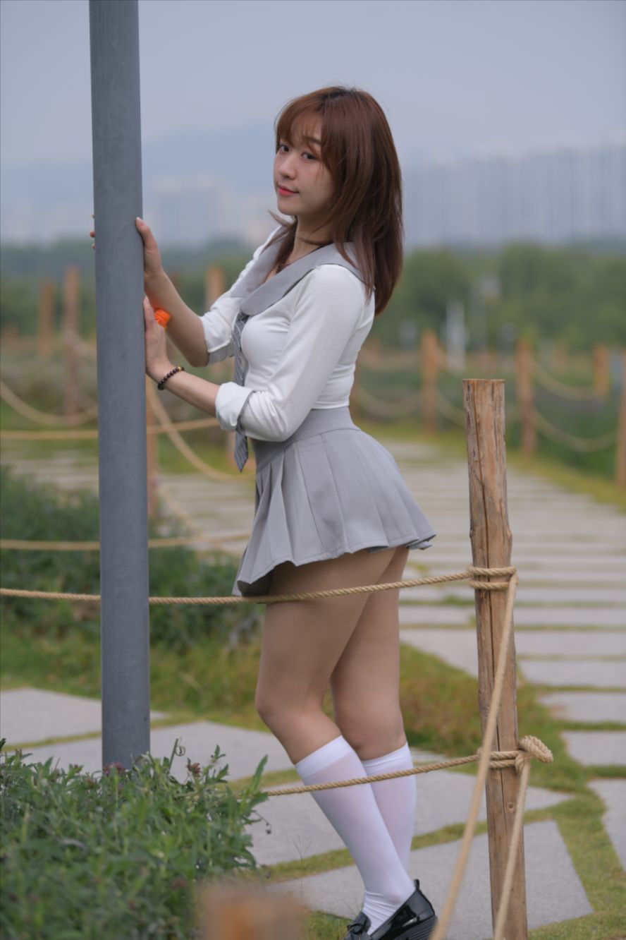 图片[9]-短裙(套图+视频)-街拍图满多