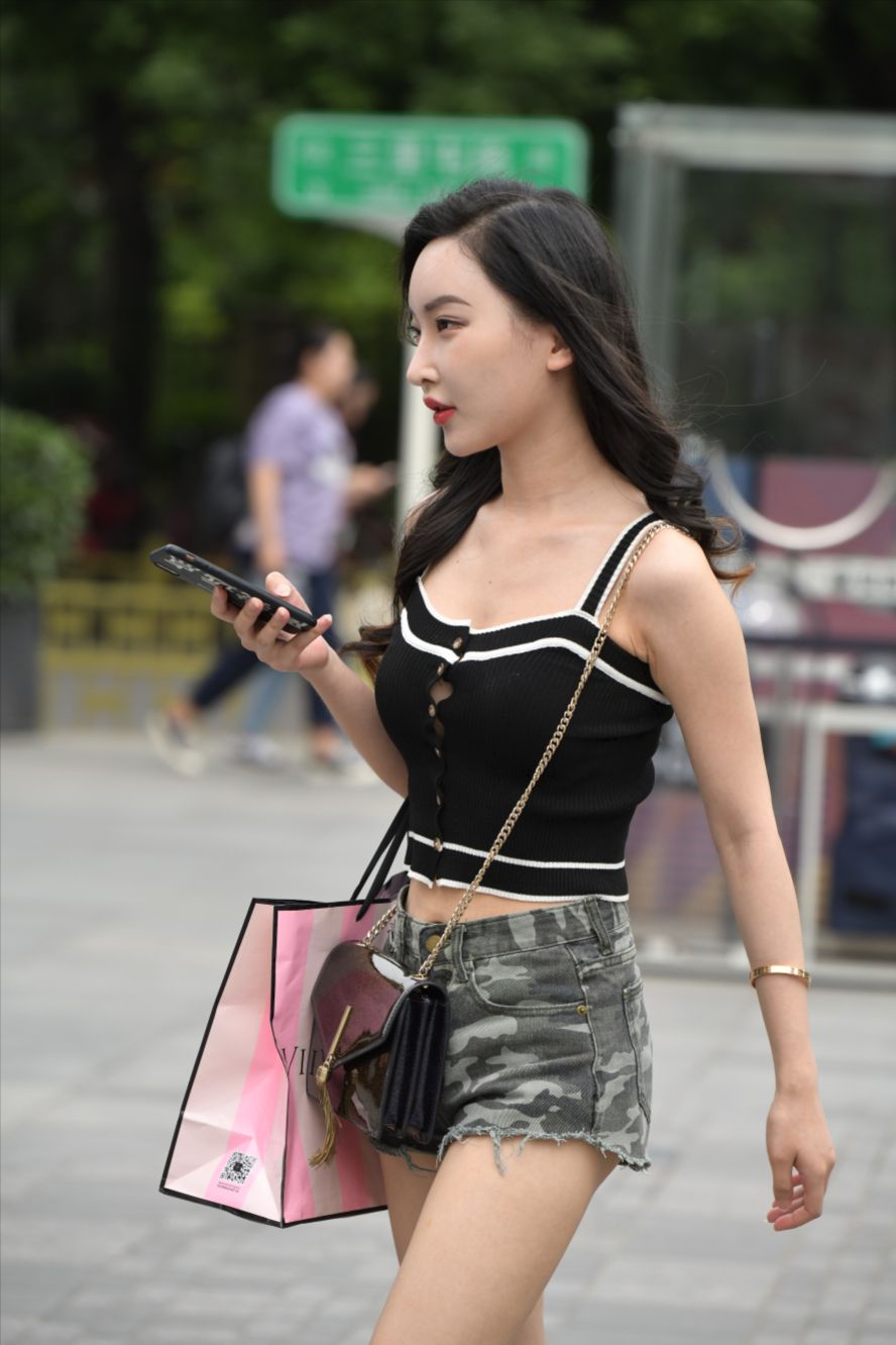 图片[3]-牛仔热裤-街拍图满多