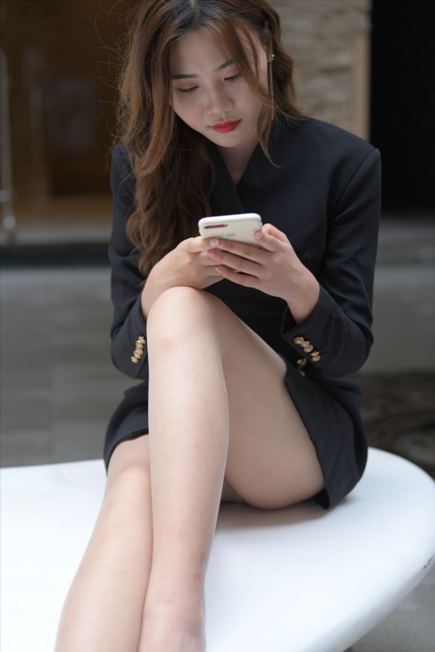 图片[3]-短裙丝袜(套图+视频)-街拍图满多