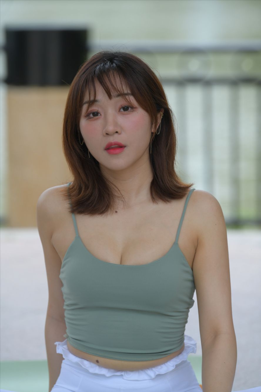 图片[2]-紧身裤(套图+视频)-街拍图满多