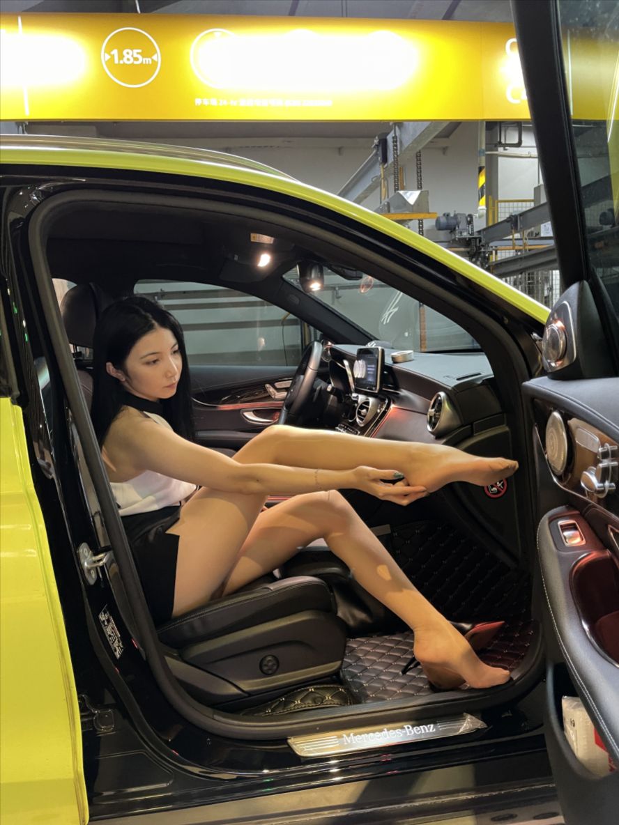 图片[10]-短裙丝袜(套图+视频)-街拍图满多