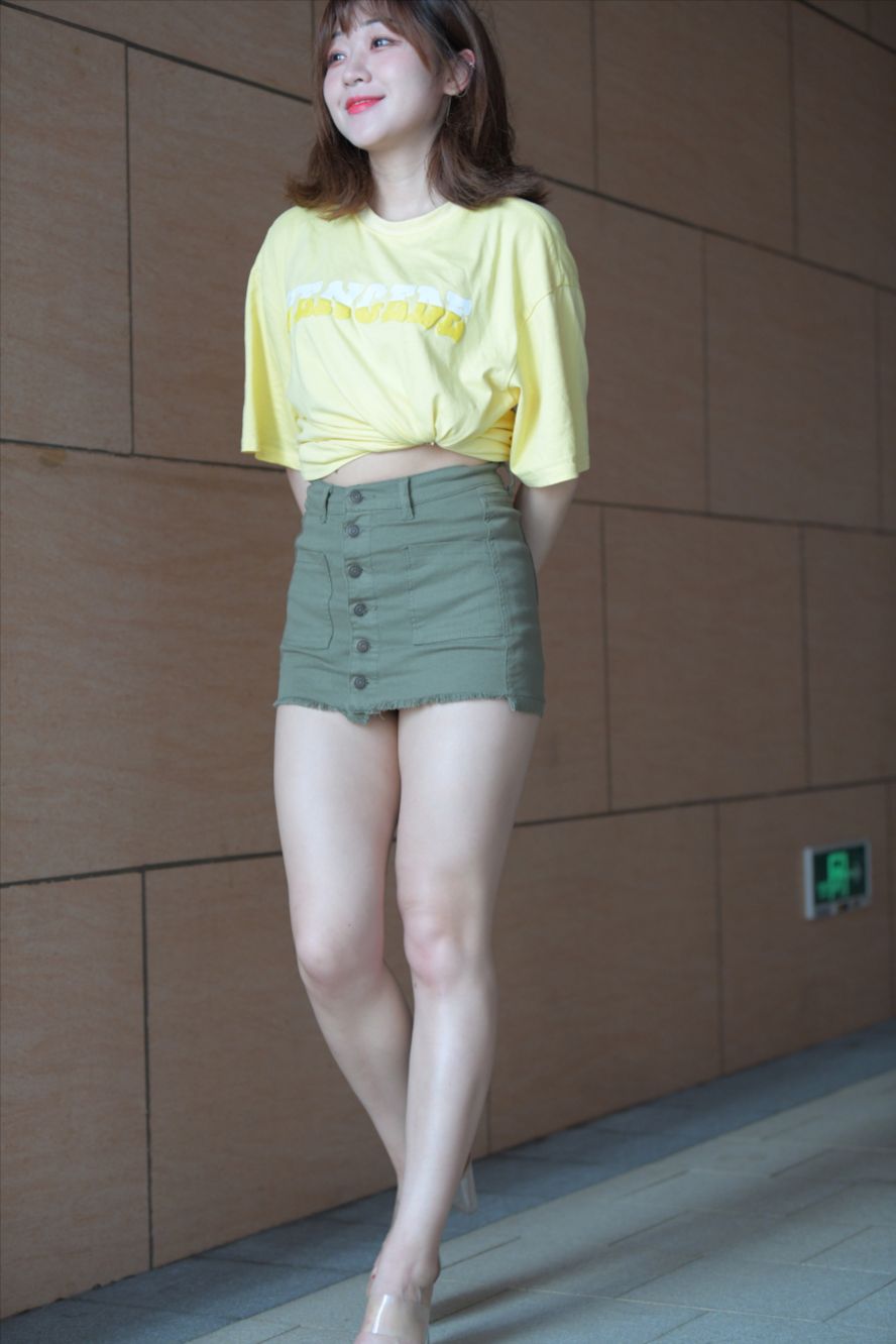 包臀短裙(套图+视频)-街拍图满多