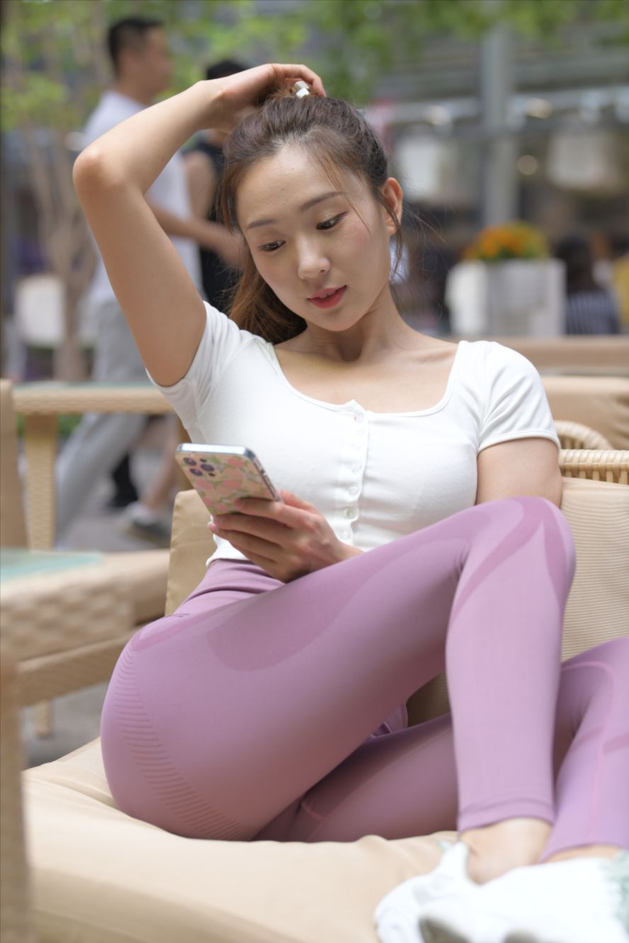 图片[8]-粉色紧身裤(套图+视频)-街拍图满多