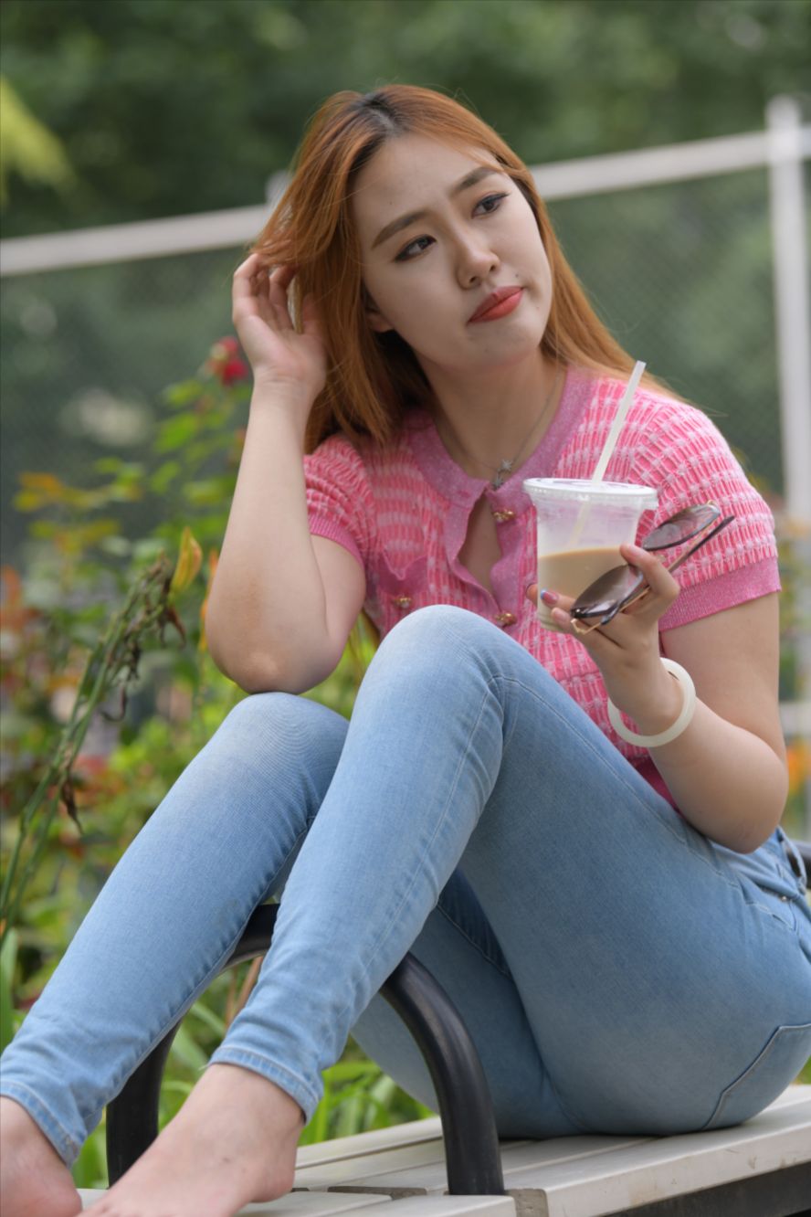 图片[9]-紧身牛仔裤(套图+视频)-街拍图满多