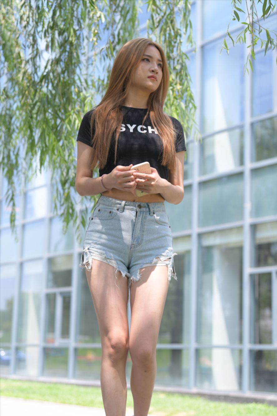 图片[10]-蓝色牛仔热裤(套图+视频)-街拍图满多