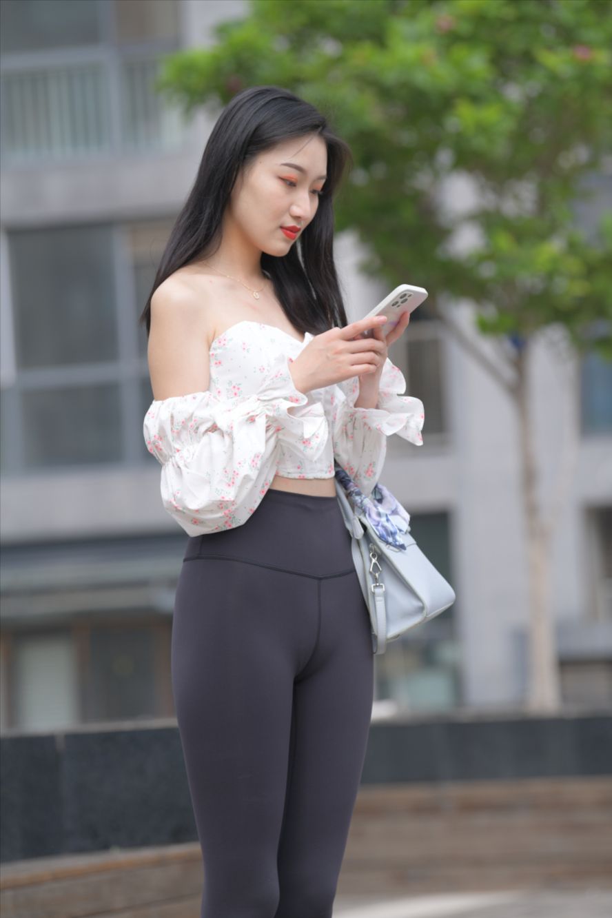 紧身裤(套图+视频)-街拍图满多