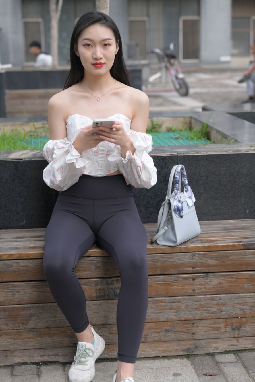 图片[2]-紧身裤(套图+视频)-街拍图满多