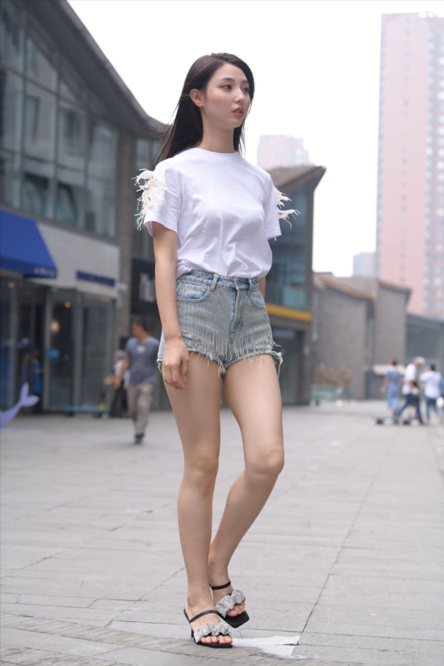 图片[7]-蓝色牛仔热裤(套图+视频)-街拍图满多
