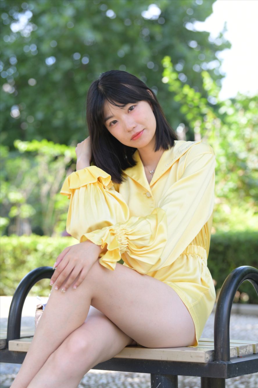 图片[5]-遛狗女孩(套图+视频)-街拍图满多