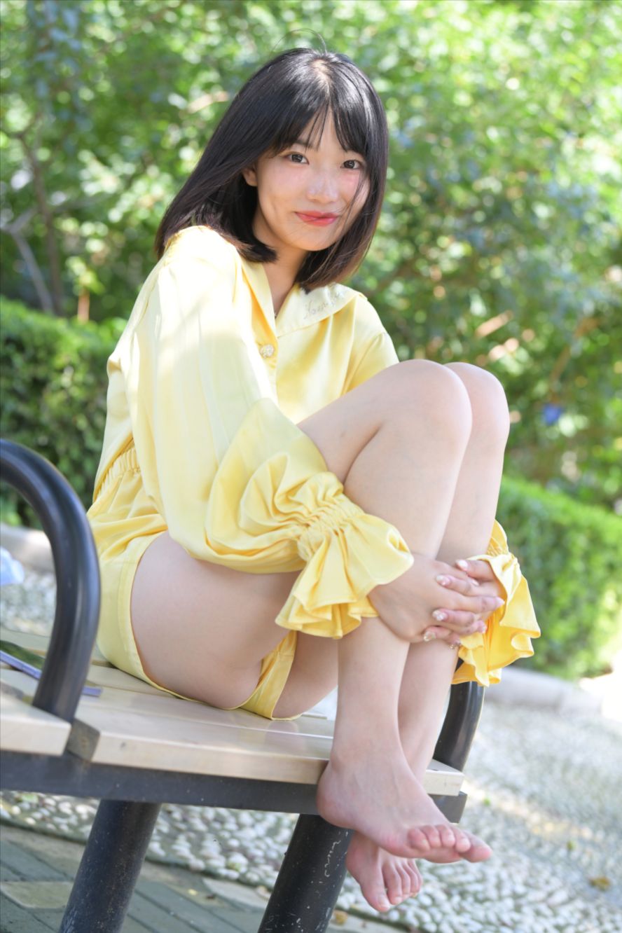 图片[6]-遛狗女孩(套图+视频)-街拍图满多