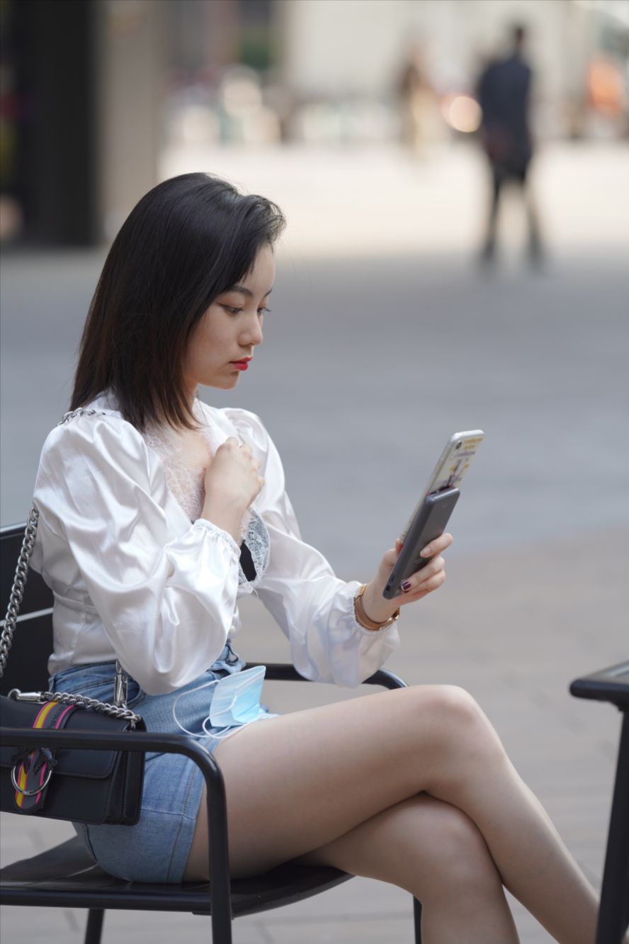 图片[4]-牛仔短裙肉丝美眉(套图+视频)-街拍图满多