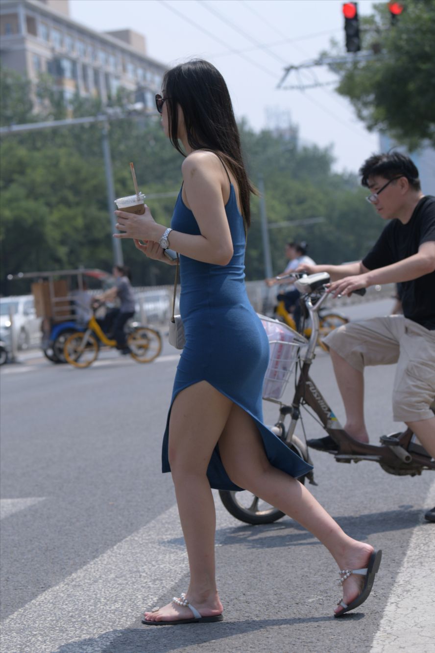 图片[5]-蓝色包臀裙美女(套图+视频)-街拍图满多