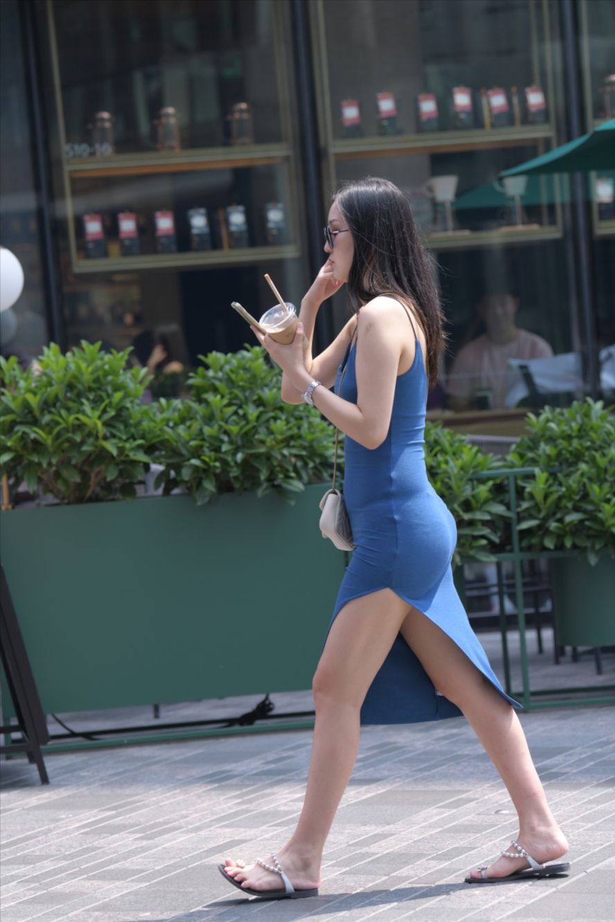 图片[2]-蓝色包臀裙美女(套图+视频)-街拍图满多