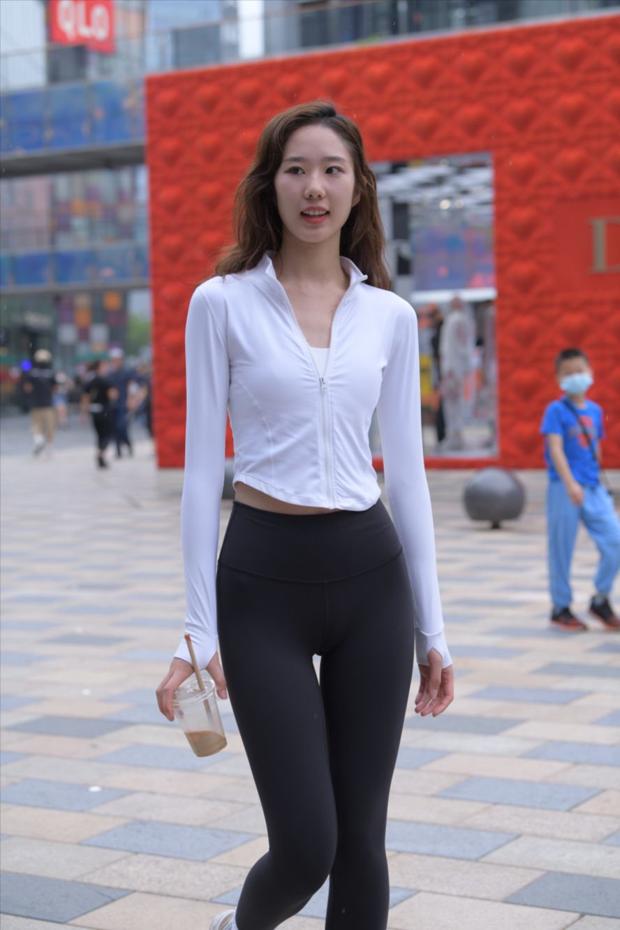 图片[7]-黑色瑜伽裤运动系高挑美女(套图+视频)-街拍图满多