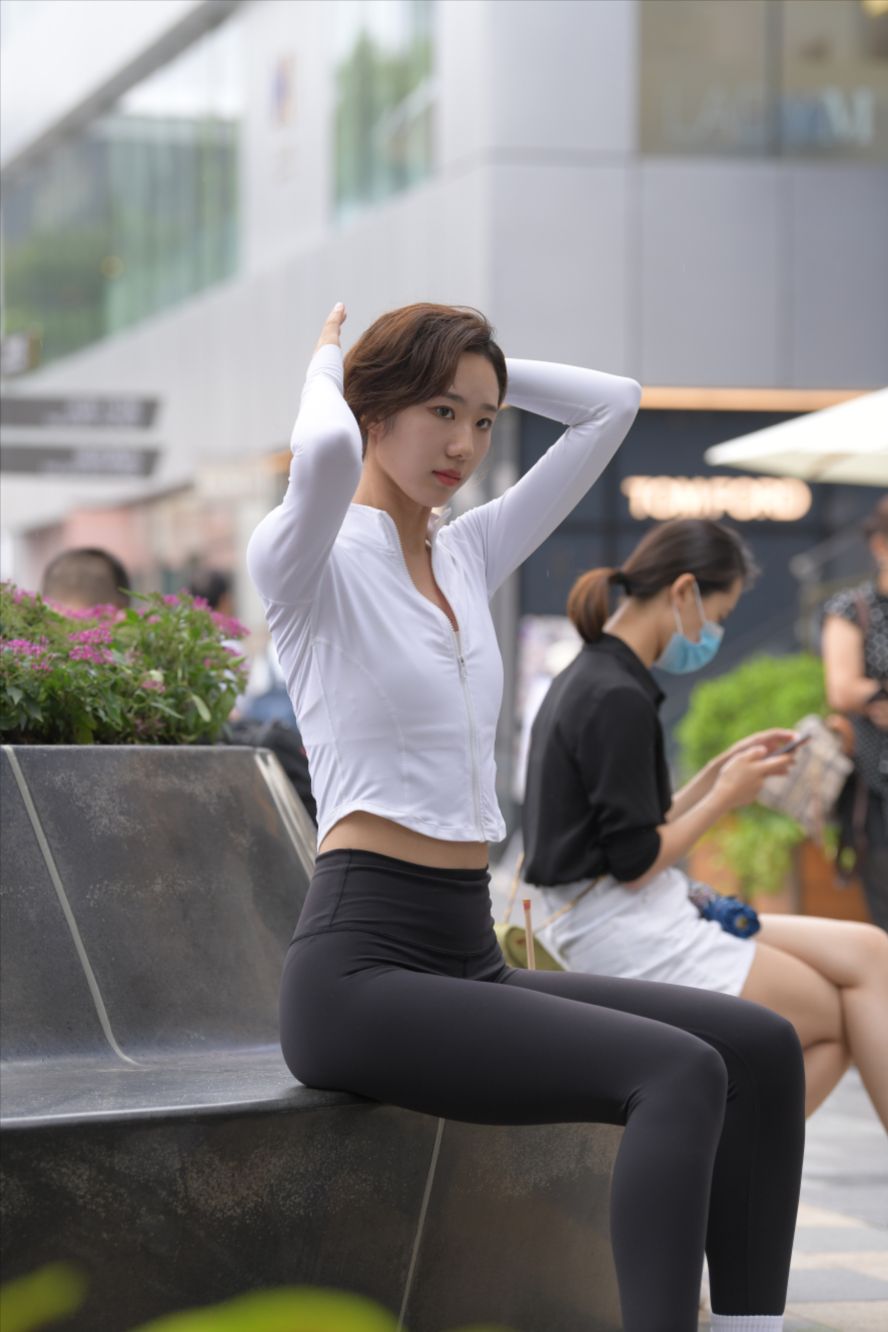 图片[8]-黑色瑜伽裤运动系高挑美女(套图+视频)-街拍图满多