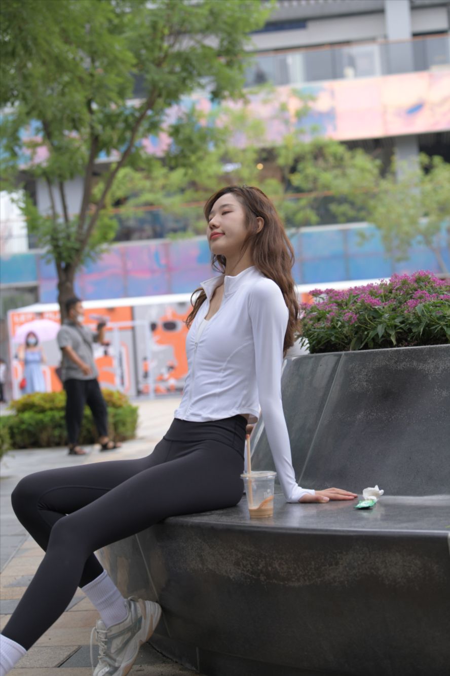 图片[9]-黑色瑜伽裤运动系高挑美女(套图+视频)-街拍图满多