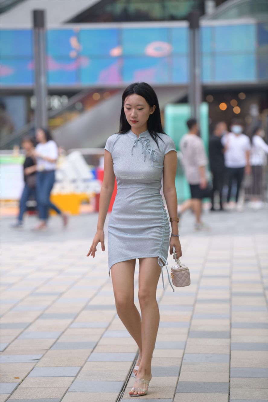 图片[4]-蓝裙美女(套图+视频)-街拍图满多