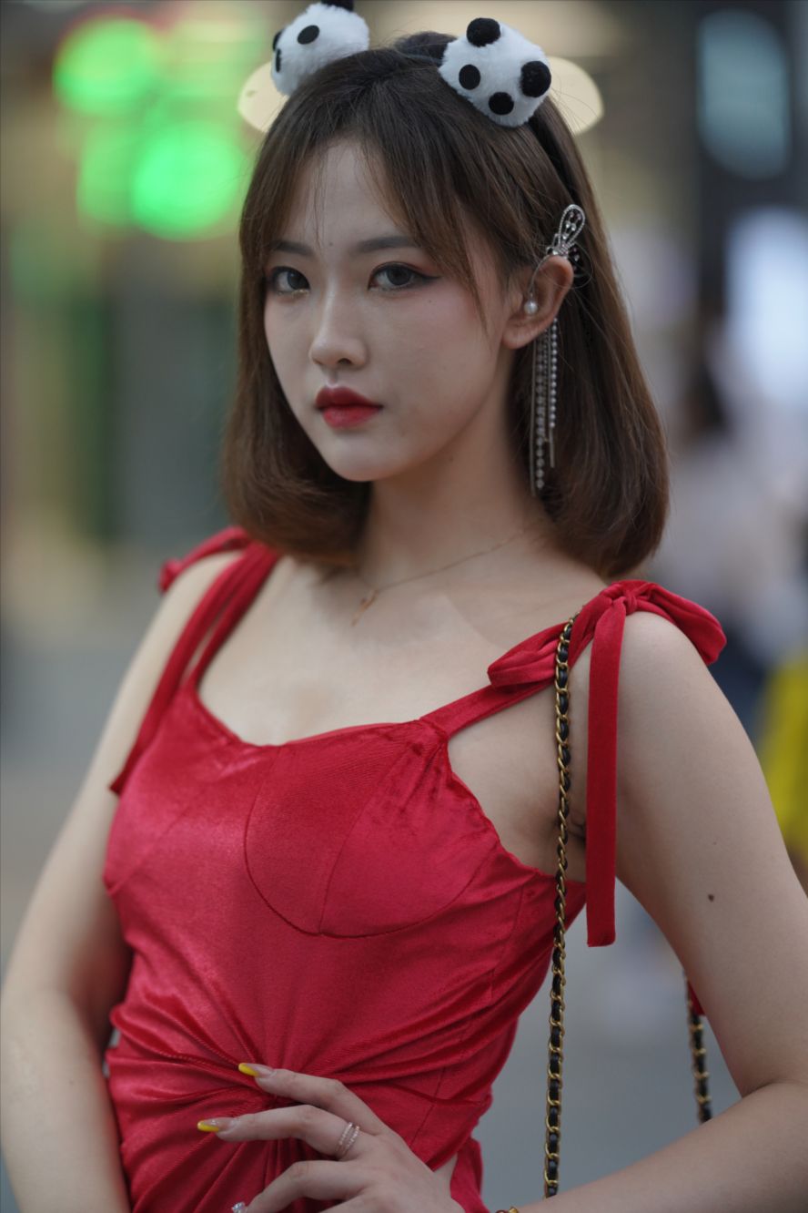 图片[2]-目若秋水 窈窕佳人-街拍图满多