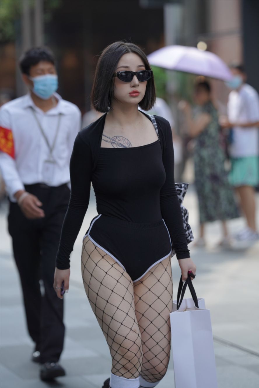 图片[3]-这。。需要勇气-街拍图满多
