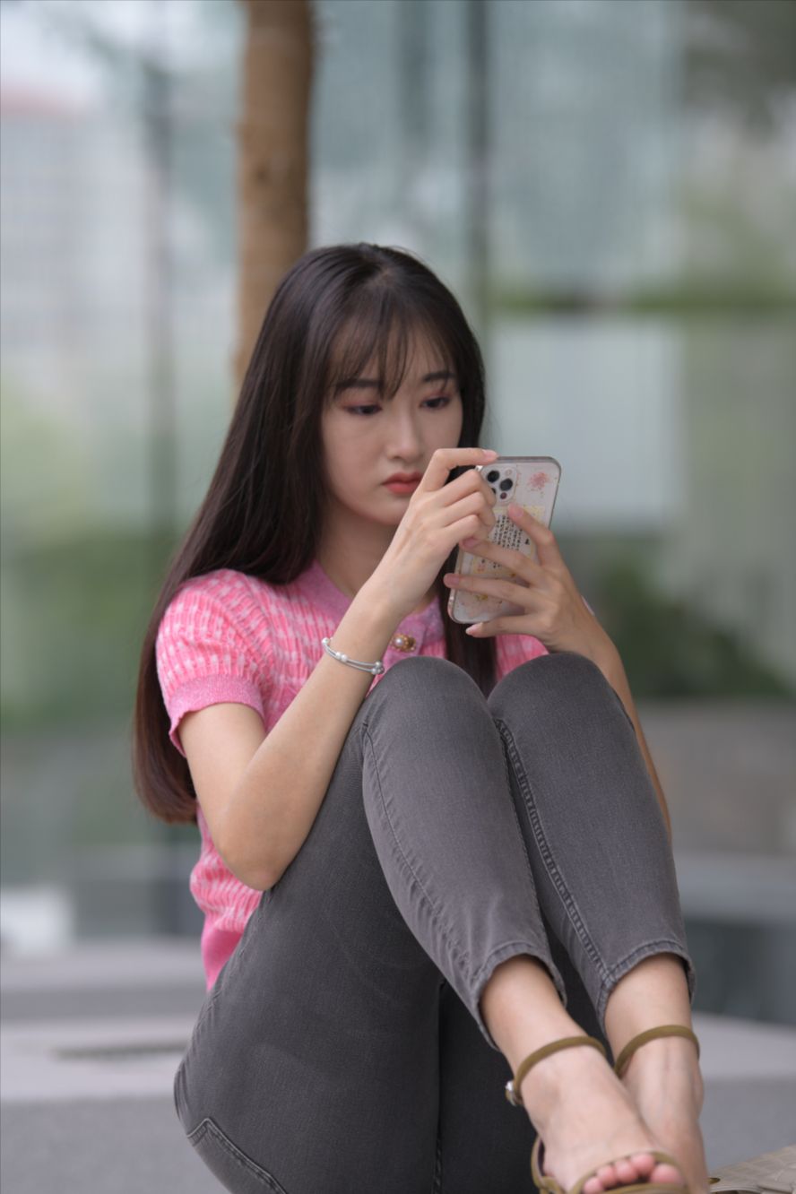 图片[10]-灰色牛仔裤美女(套图+视频)-街拍图满多