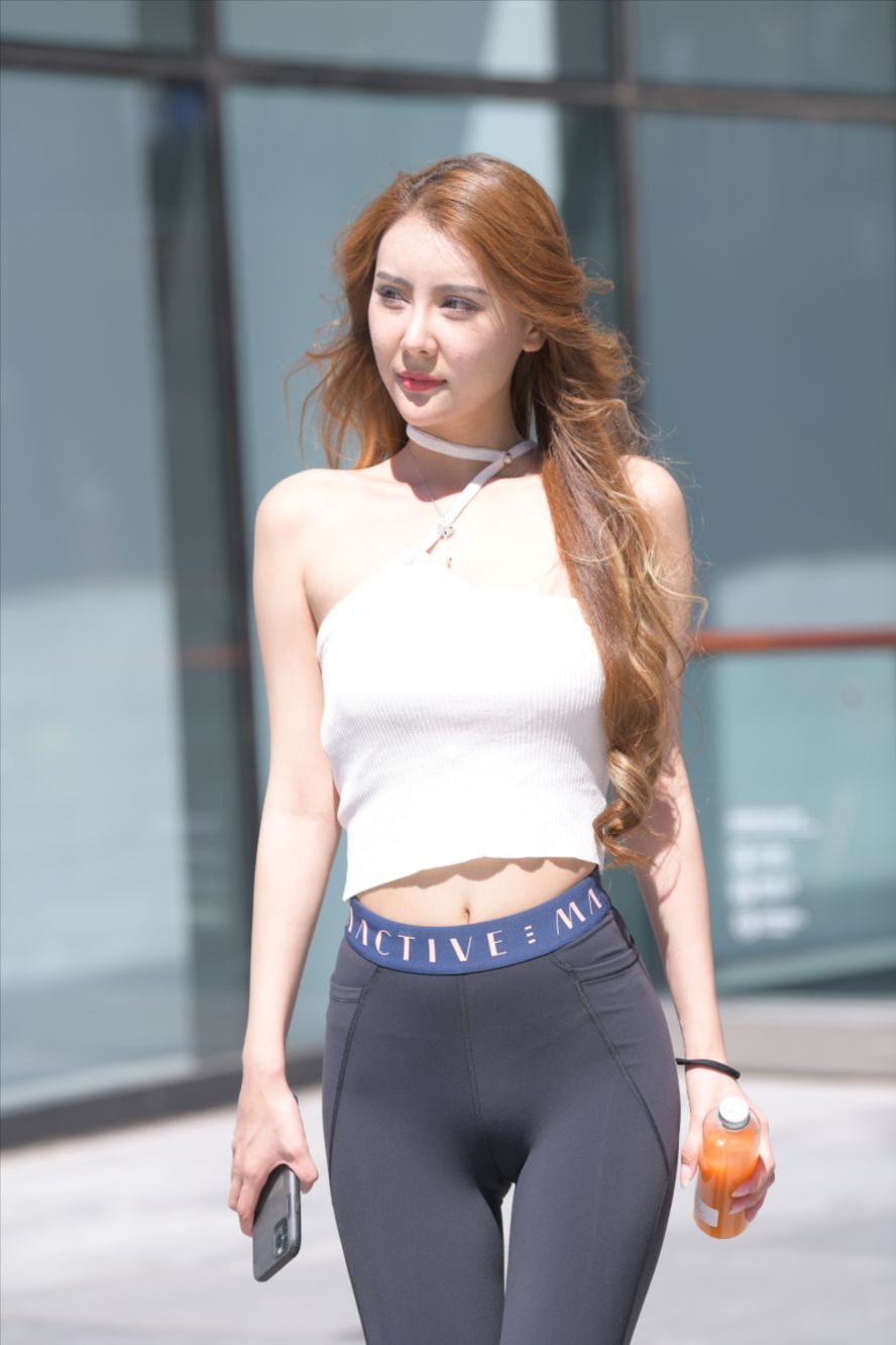 黑色紧身裤美女(套图+视频)-街拍图满多