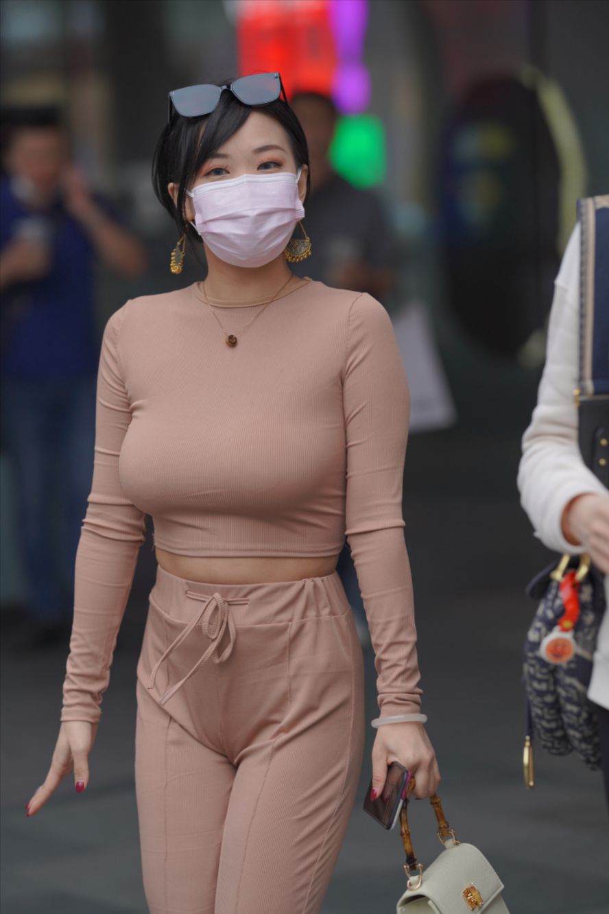 假期福利 很久没遇到这种感觉了 好喜欢-街拍图满多