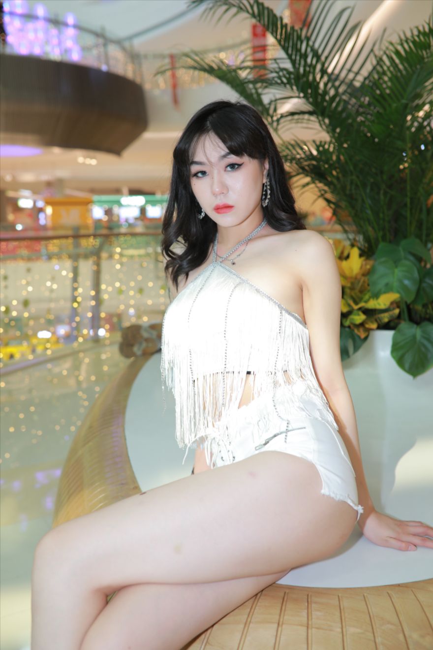 图片[3]-热裤大长腿(套图+视频)-街拍图满多