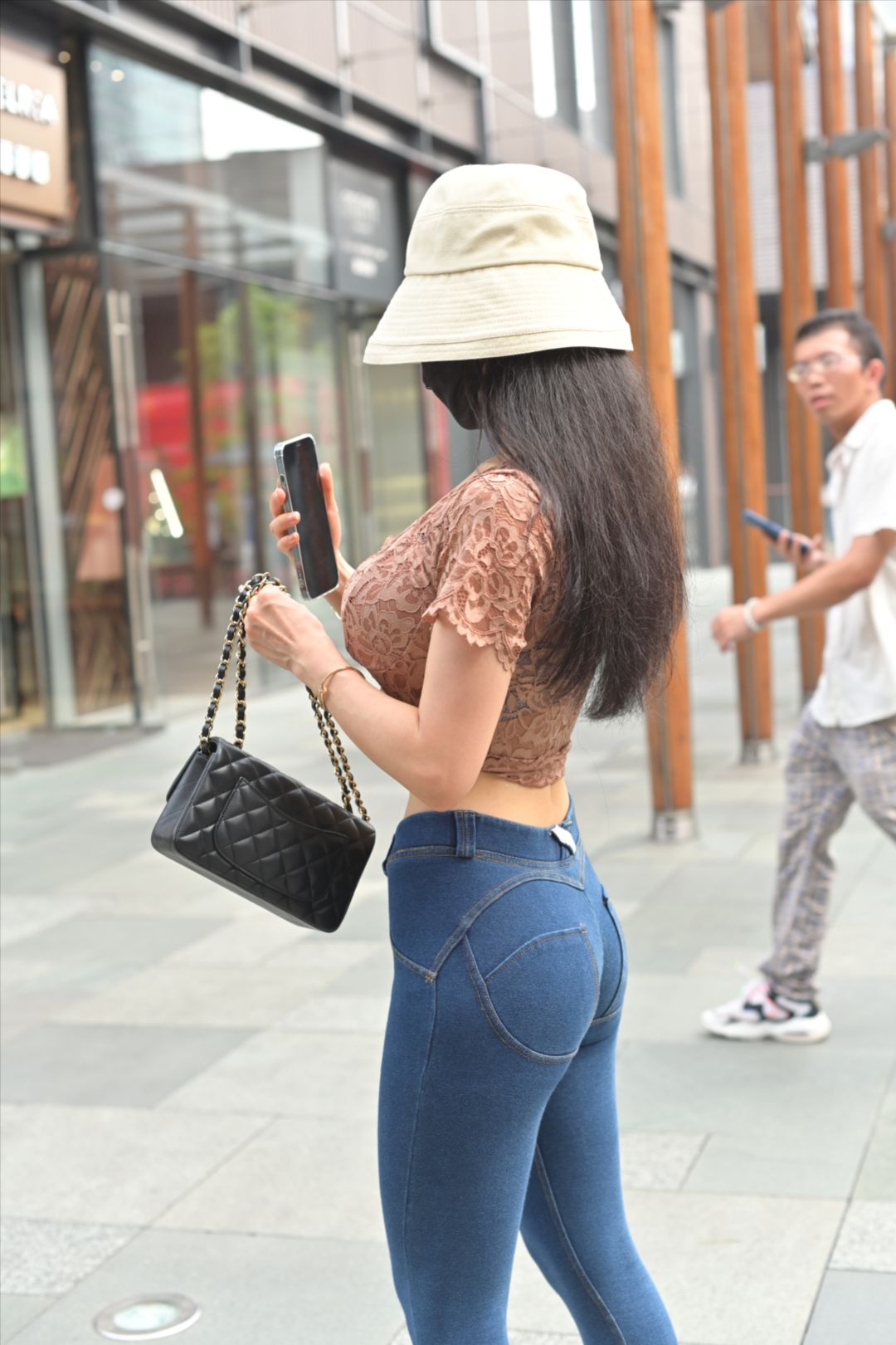 图片[8]-紧牛好身材-街拍图满多