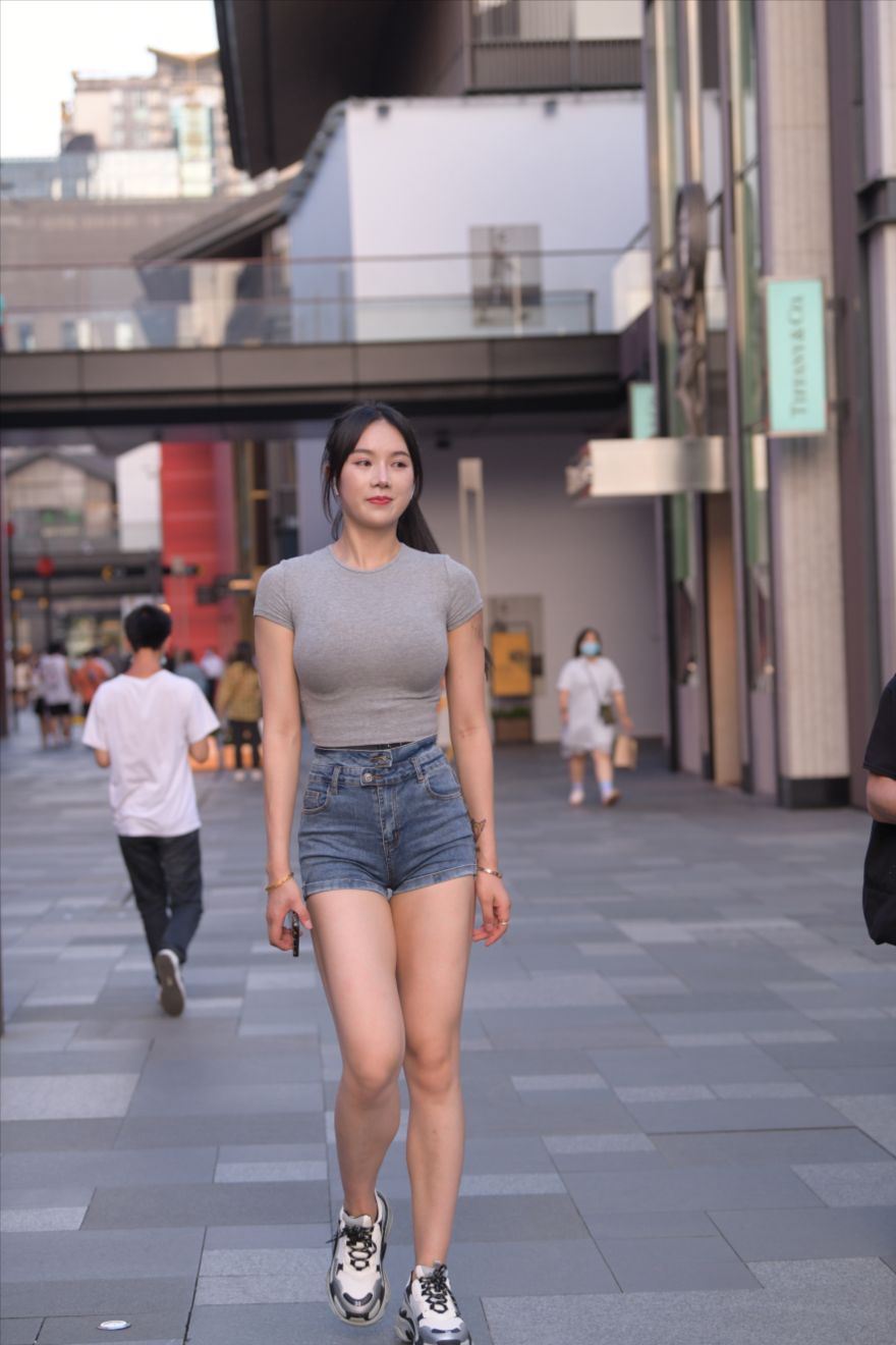 图片[5]-搭讪马尾辫热牛女孩 真好身材-街拍图满多