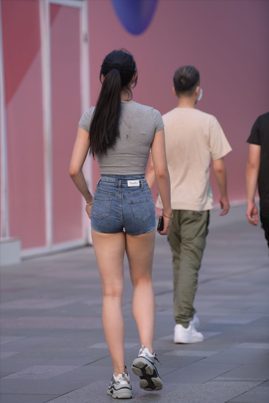 图片[3]-搭讪马尾辫热牛女孩 真好身材-街拍图满多