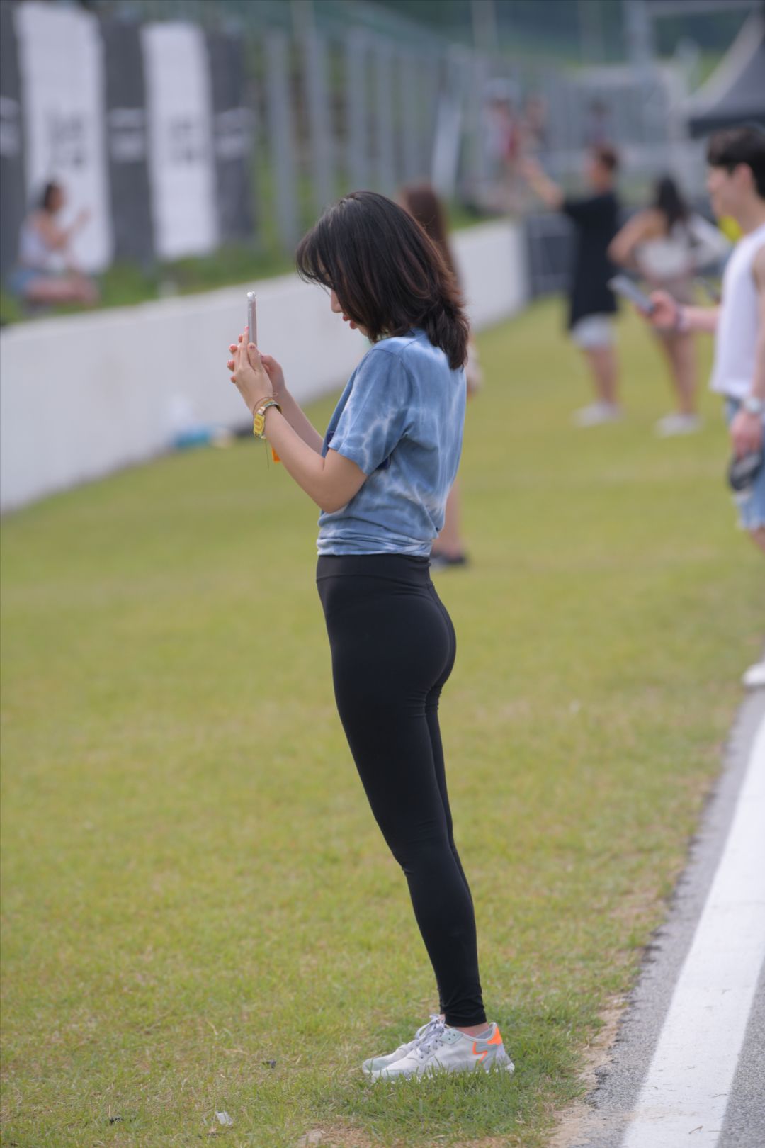 图片[4]-黑色瑜伽裤美女身材丰满-街拍图满多