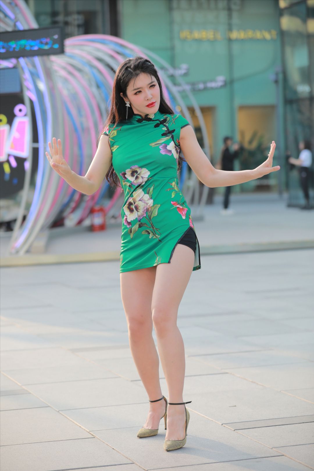 图片[8]-绿色旗袍少妇热舞(套图+视频)-街拍图满多