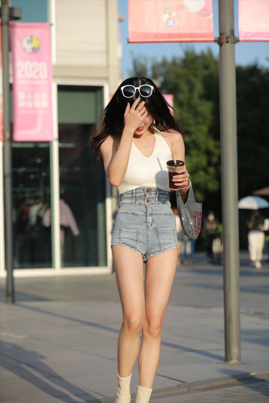 图片[7]-高腰热裤美女-街拍图满多