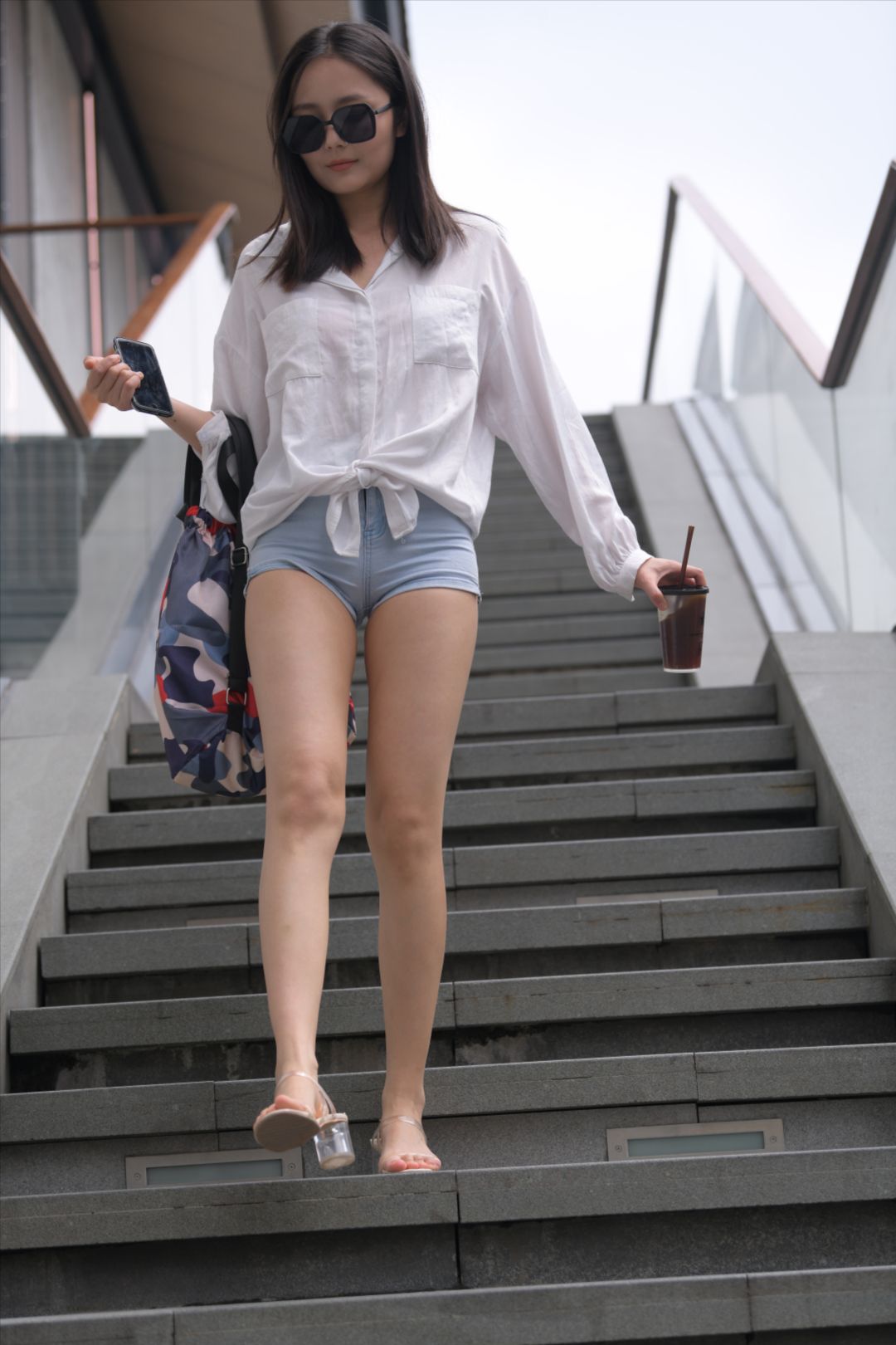 图片[3]-热裤美女(套图+视频)-街拍图满多