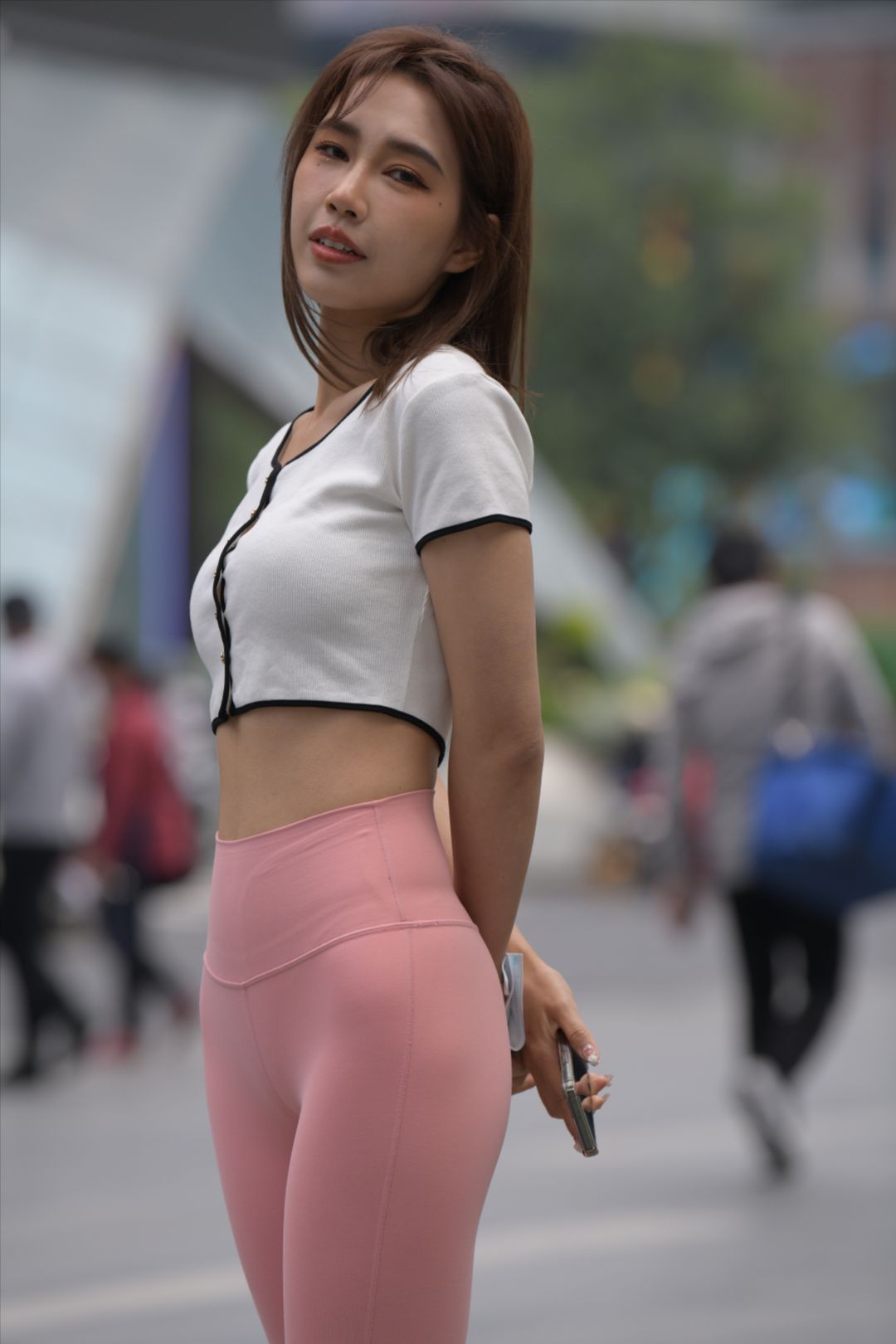 图片[2]-粉色瑜伽裤美女(套图+视频)-街拍图满多
