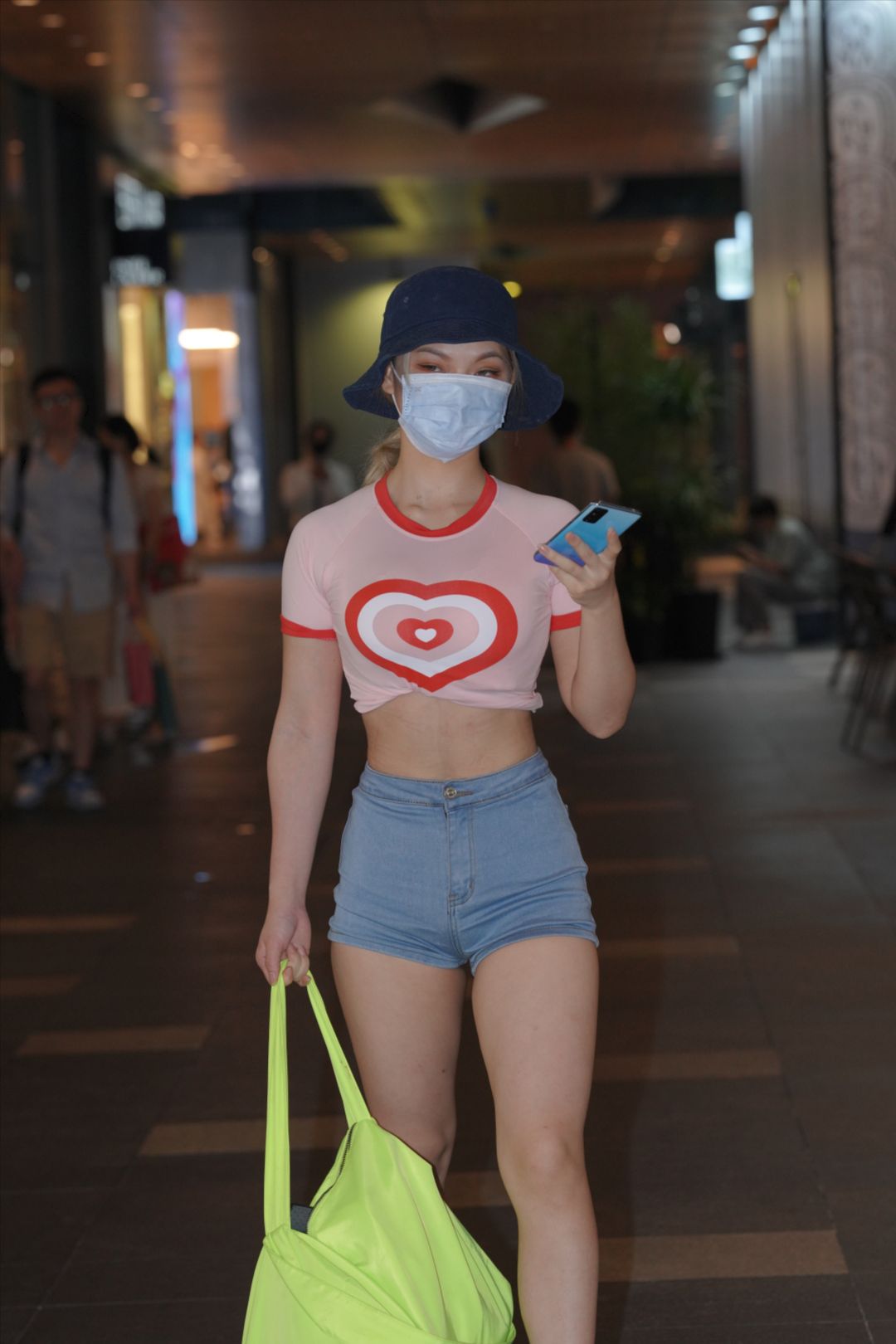 图片[5]-牛仔热裤-街拍图满多