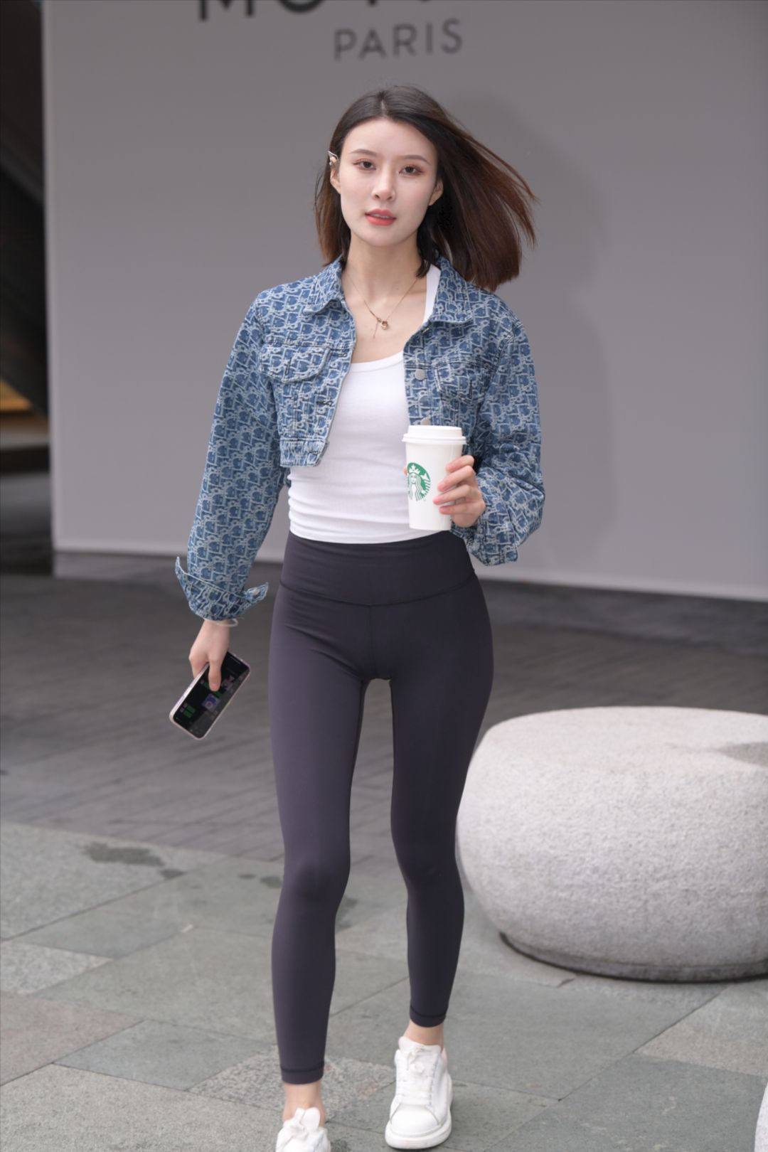 图片[9]-黑色瑜伽裤美女(套图+视频)-街拍图满多