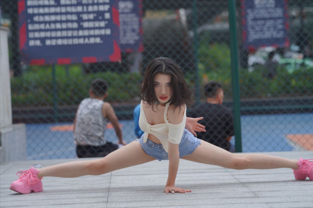 图片[4]-热舞女孩(套图+视频)-街拍图满多