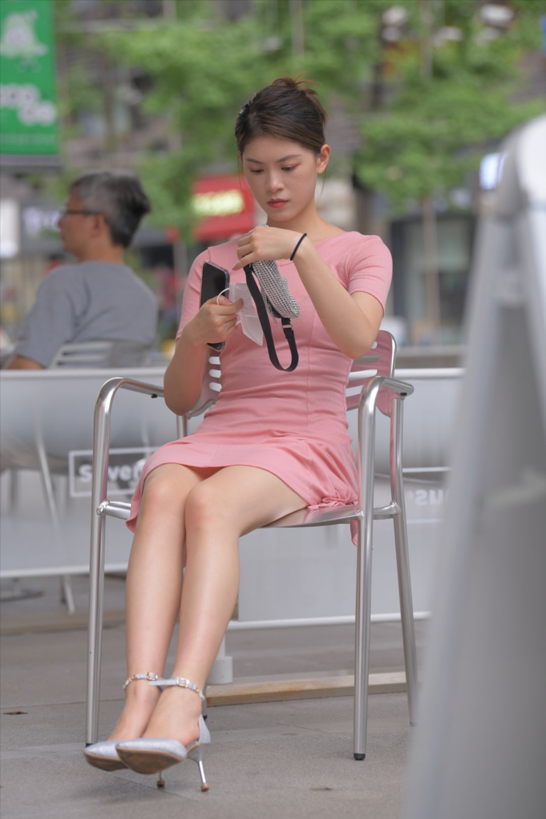 图片[4]-长裙美女(套图+视频)-街拍图满多
