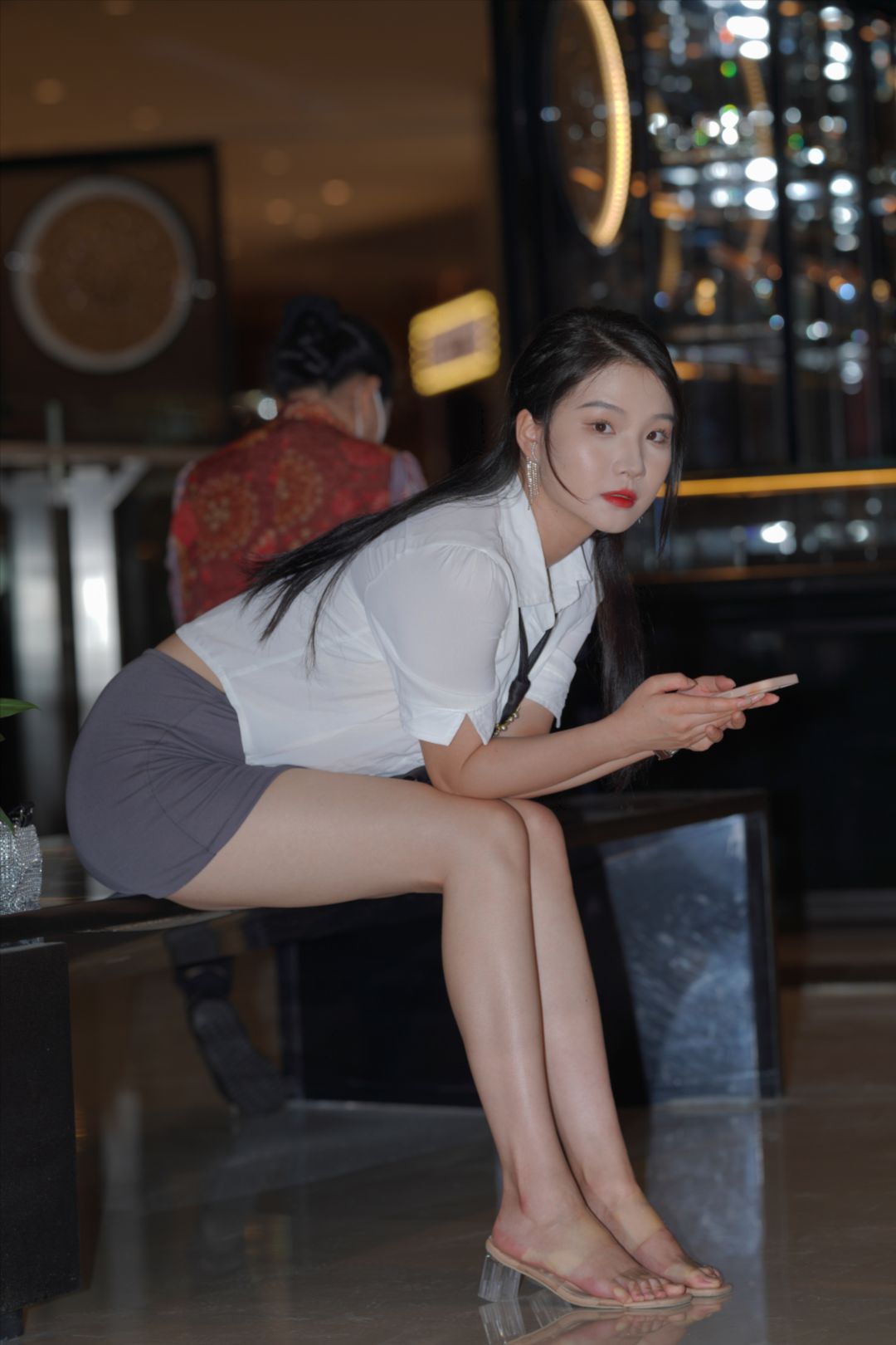 图片[5]-制服气质美女 面若桃花明眸皓齿(套图+视频)-街拍图满多