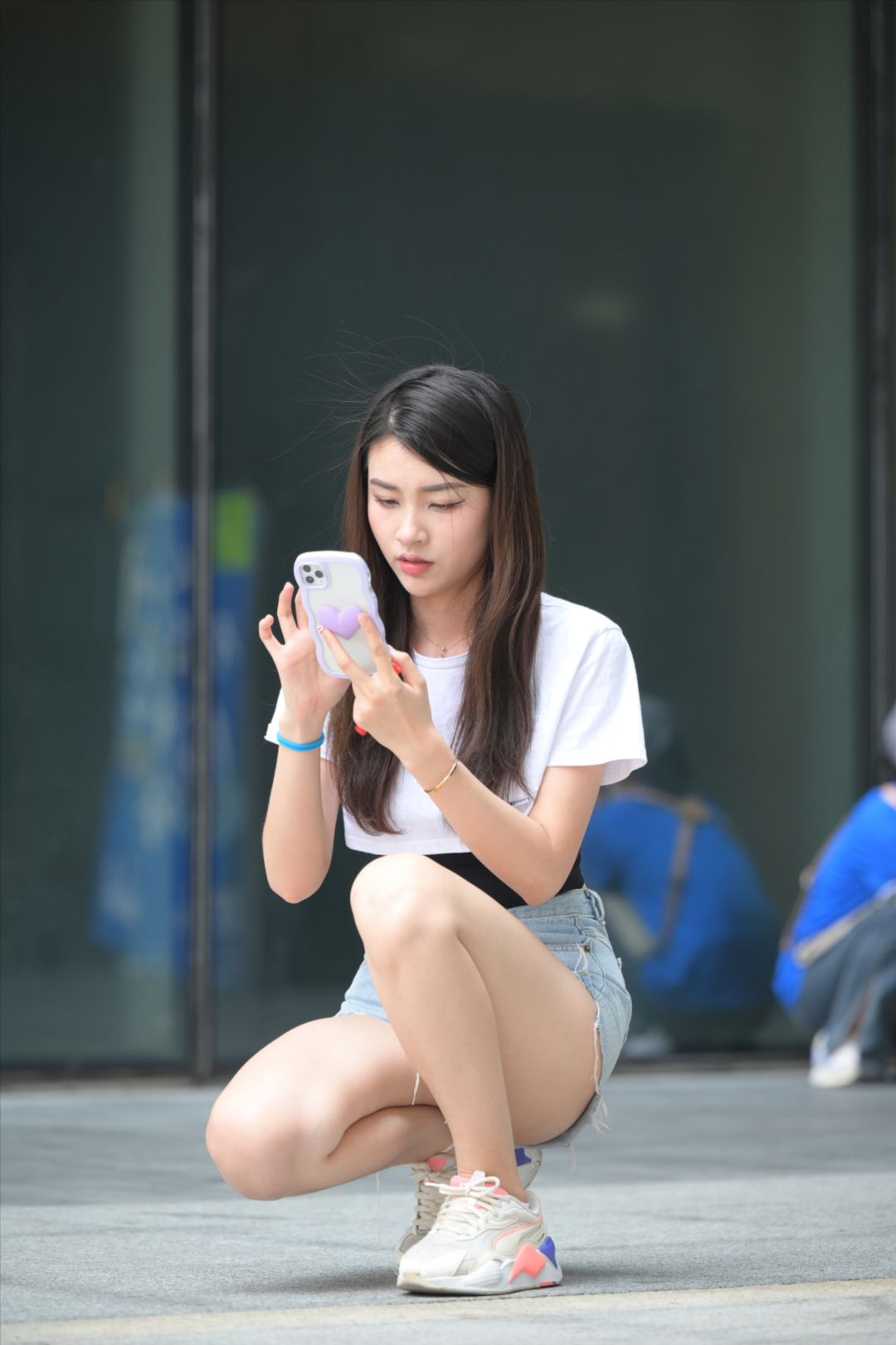 图片[7]-热裤-浅蓝-街拍图满多