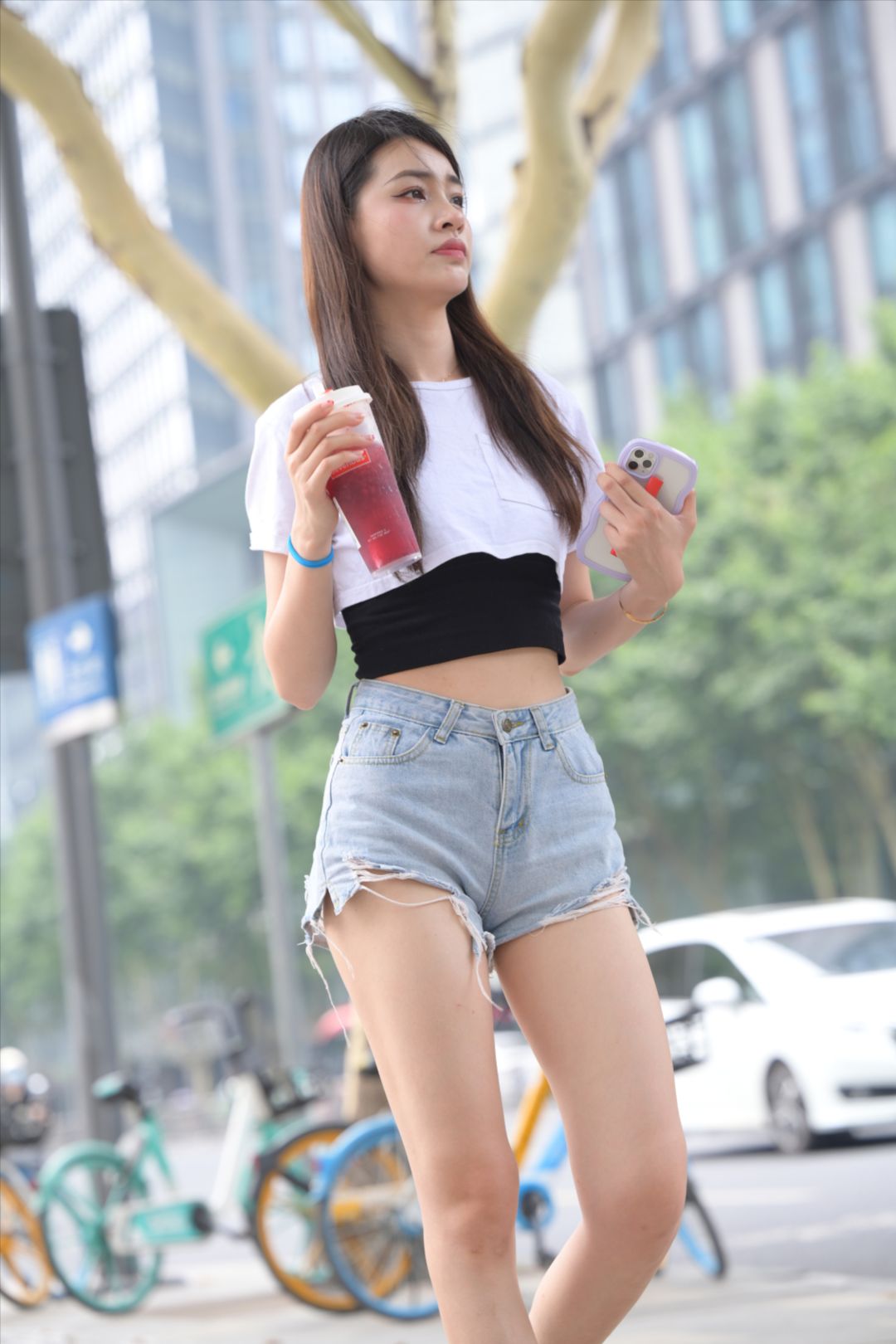 图片[3]-热裤-浅蓝-街拍图满多