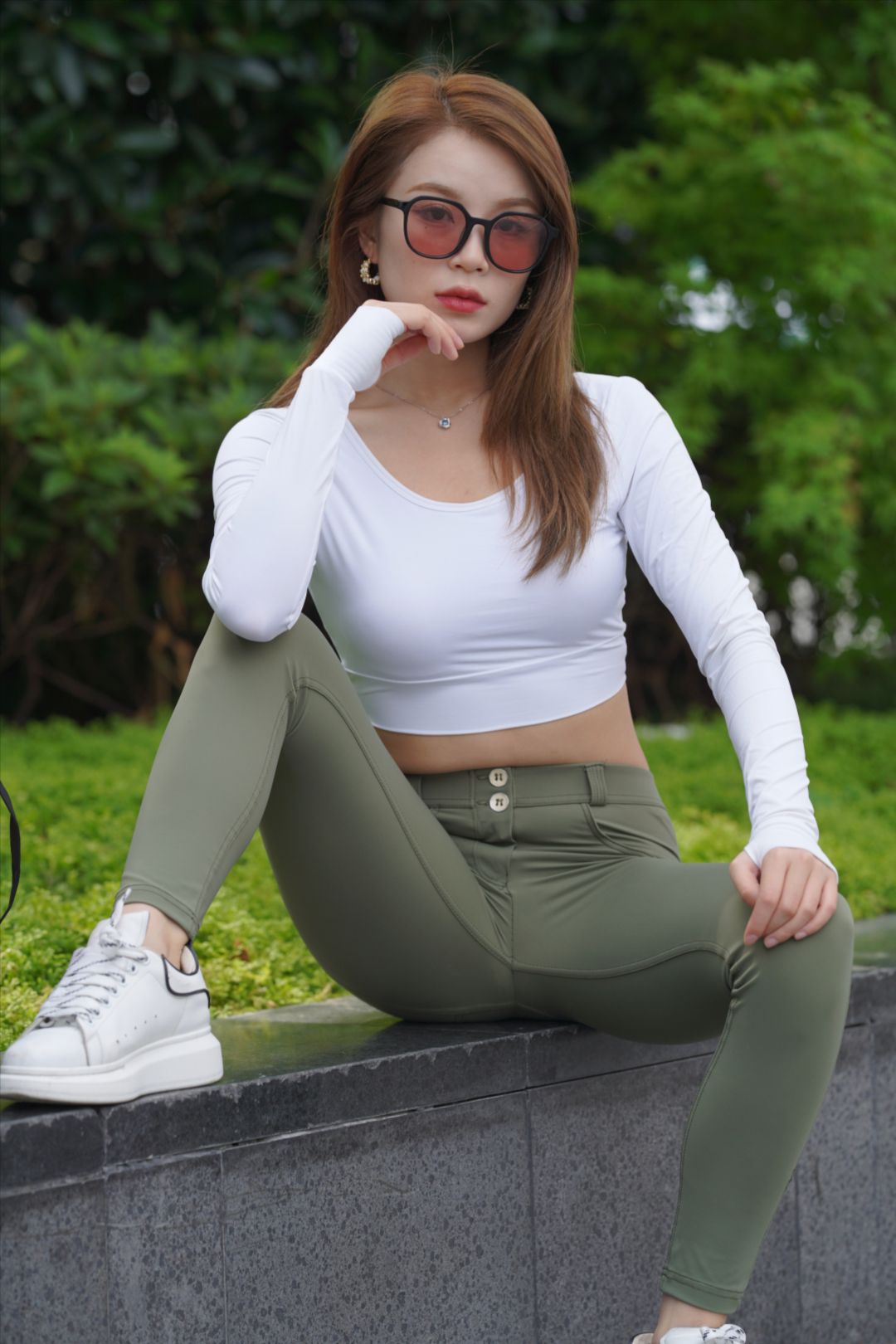 图片[4]-紧牛美女-街拍图满多