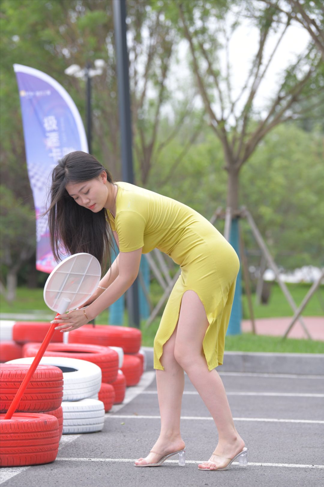 图片[10]-黄色长裙美女(套图+视频)[增补视频]-街拍图满多